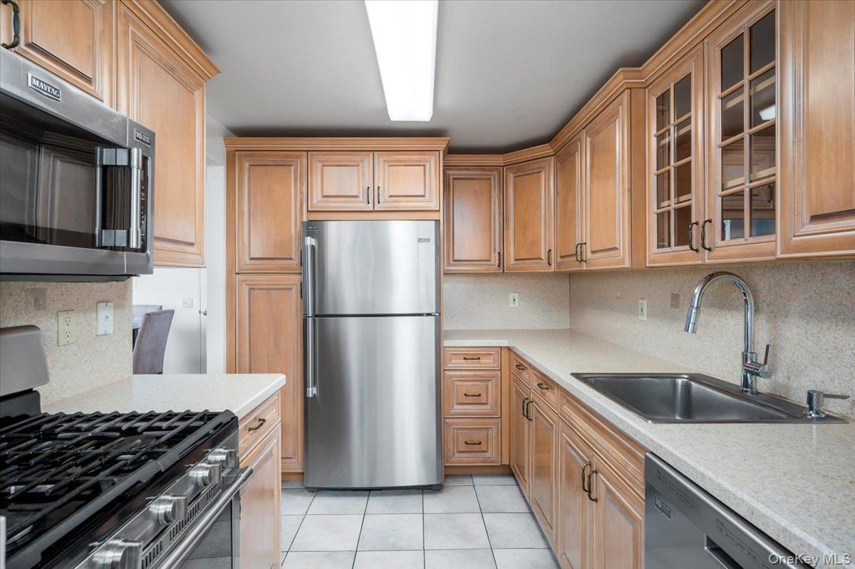 1270 North Avenue 5a Property Photo 14