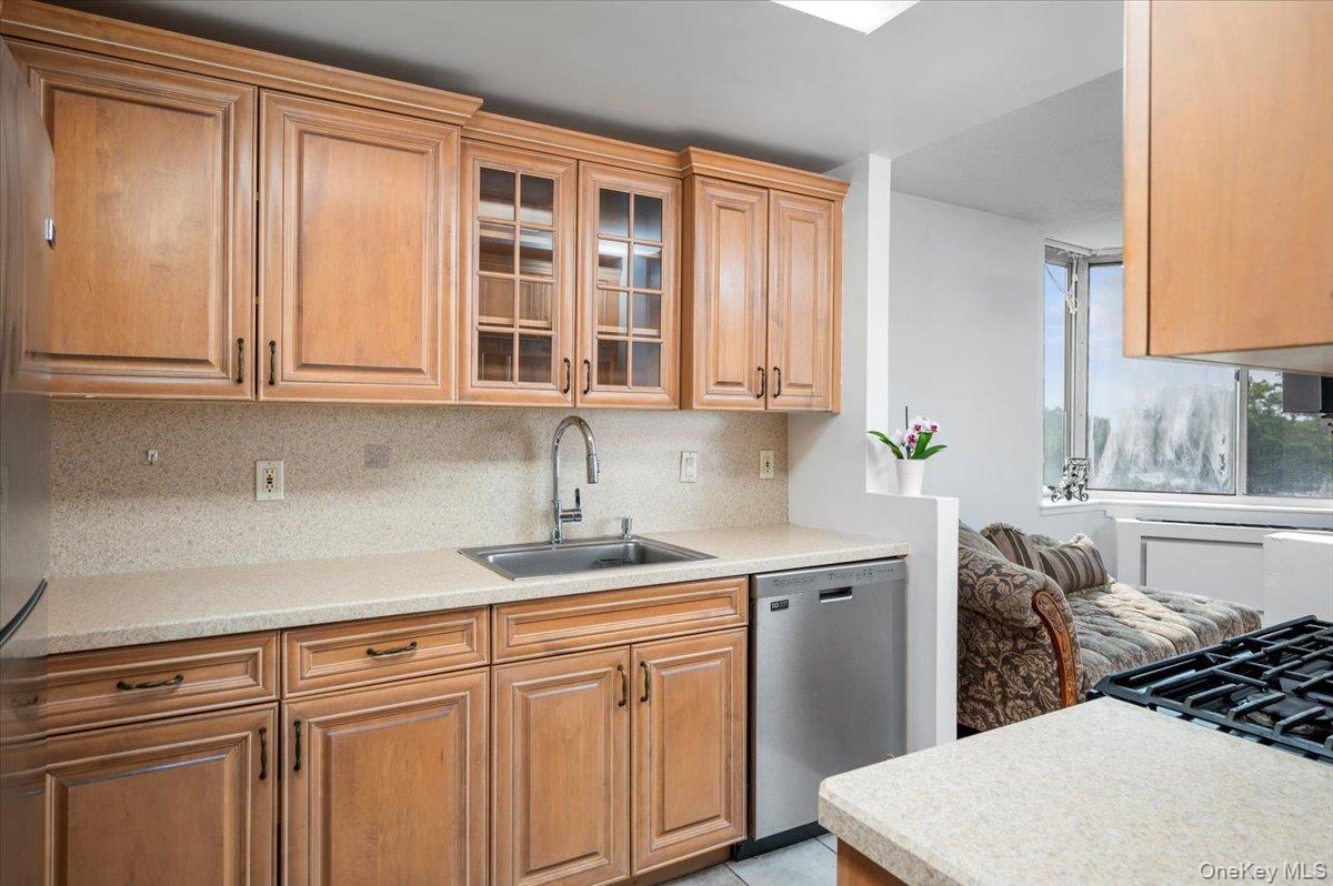 1270 North Avenue 5a Property Photo 15