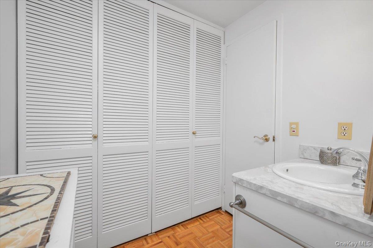 1270 North Avenue 5a Property Photo 18