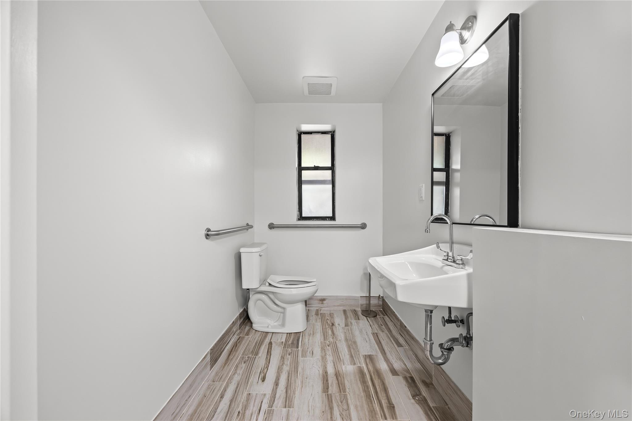148-09 Northern Boulevard 1k Property Photo 12