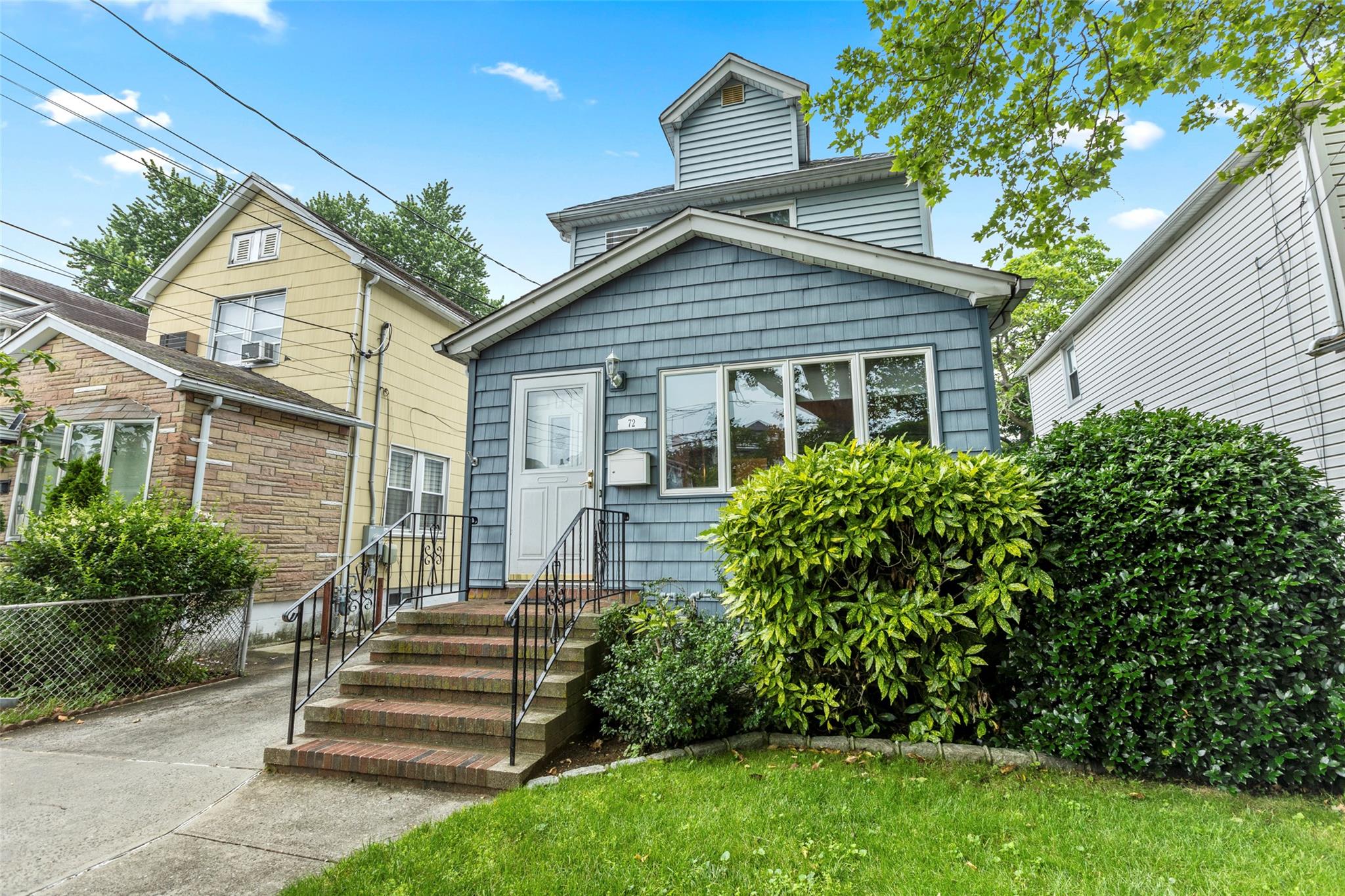 72 Putnam Avenue Property Photo 1
