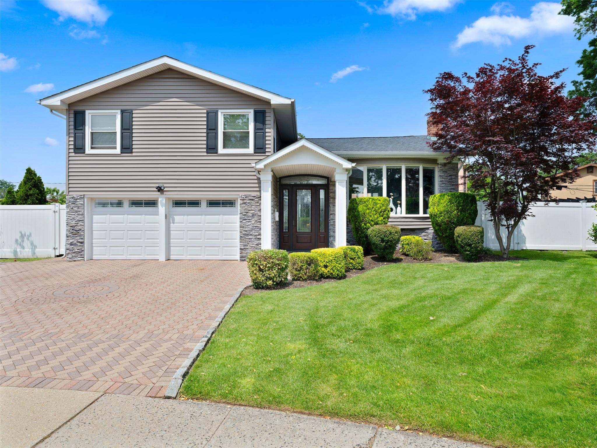 18 Neil Court Property Photo 1