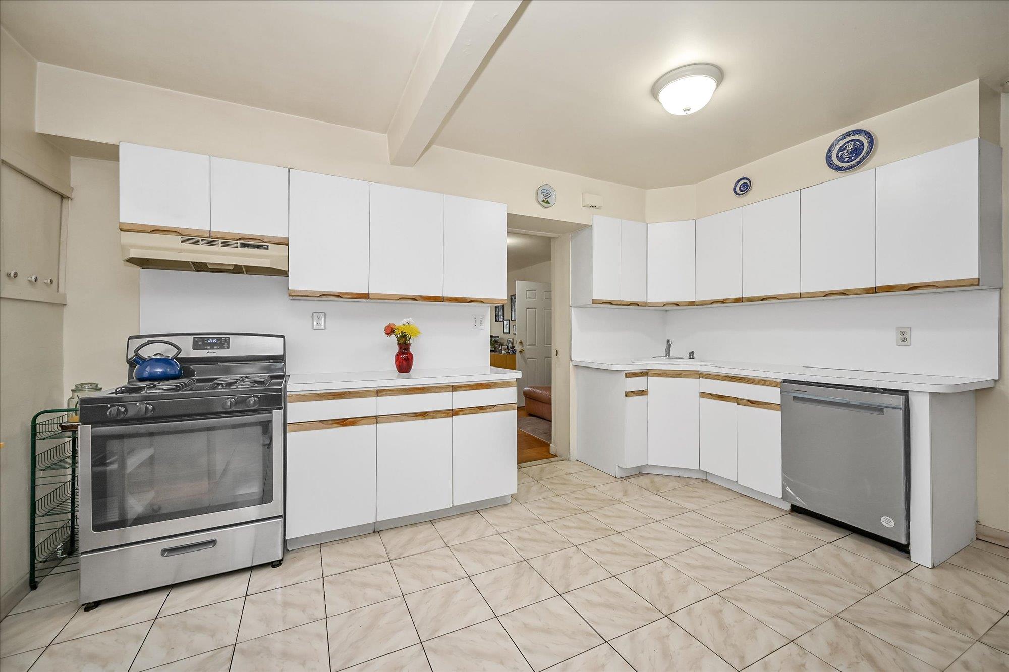 23-16 101st Street Property Photo 8