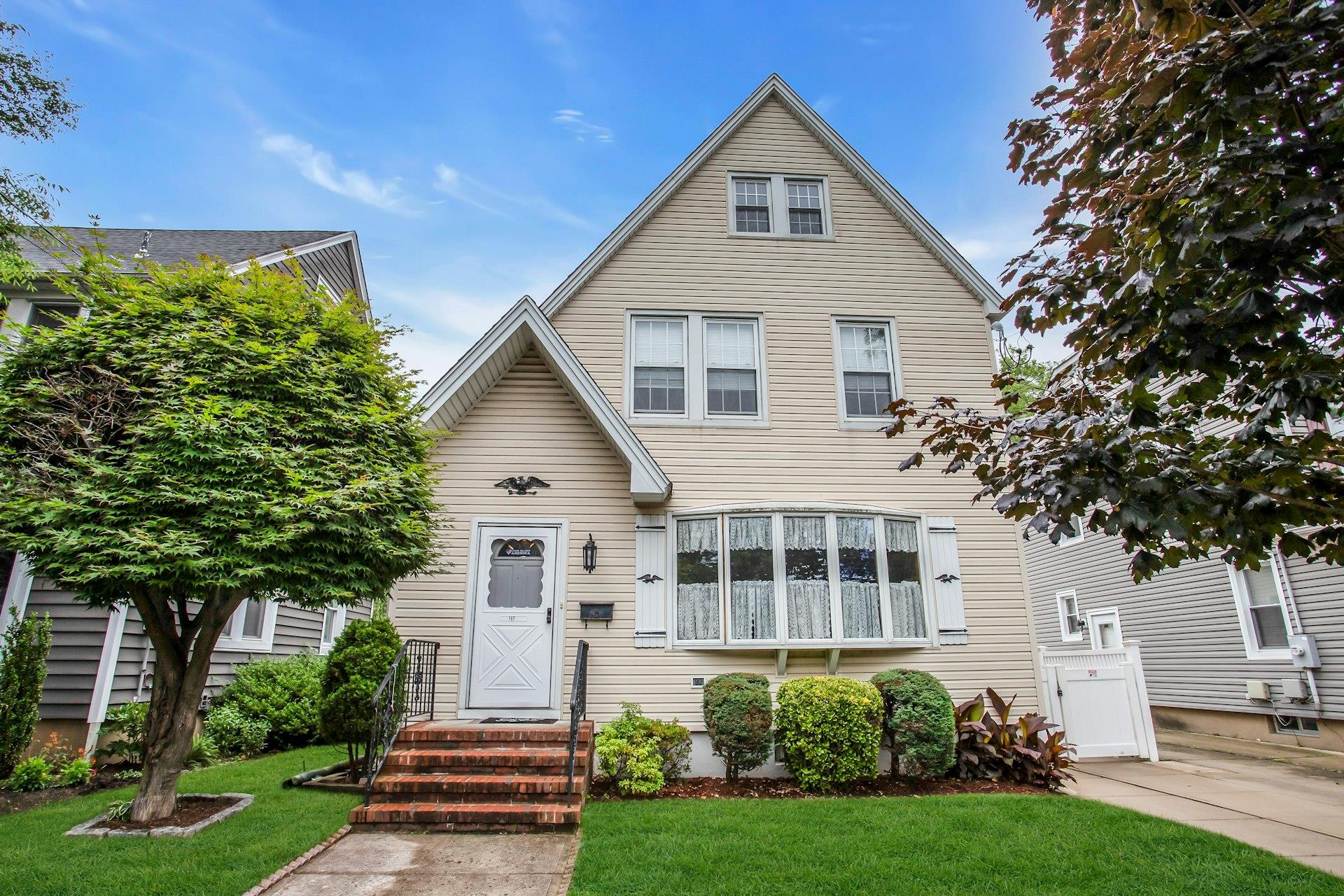 167 Stratford Avenue Property Photo 1