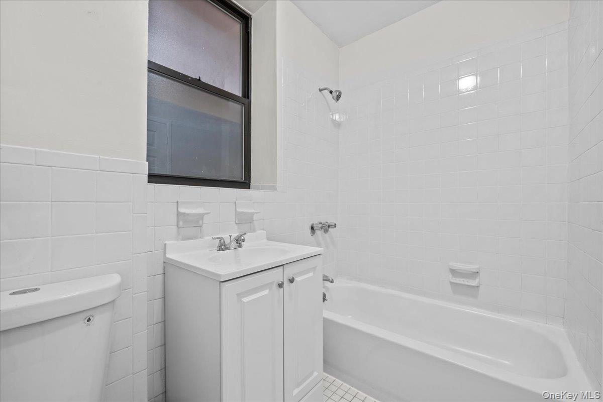 176 W 81 Street 3e Property Photo 7