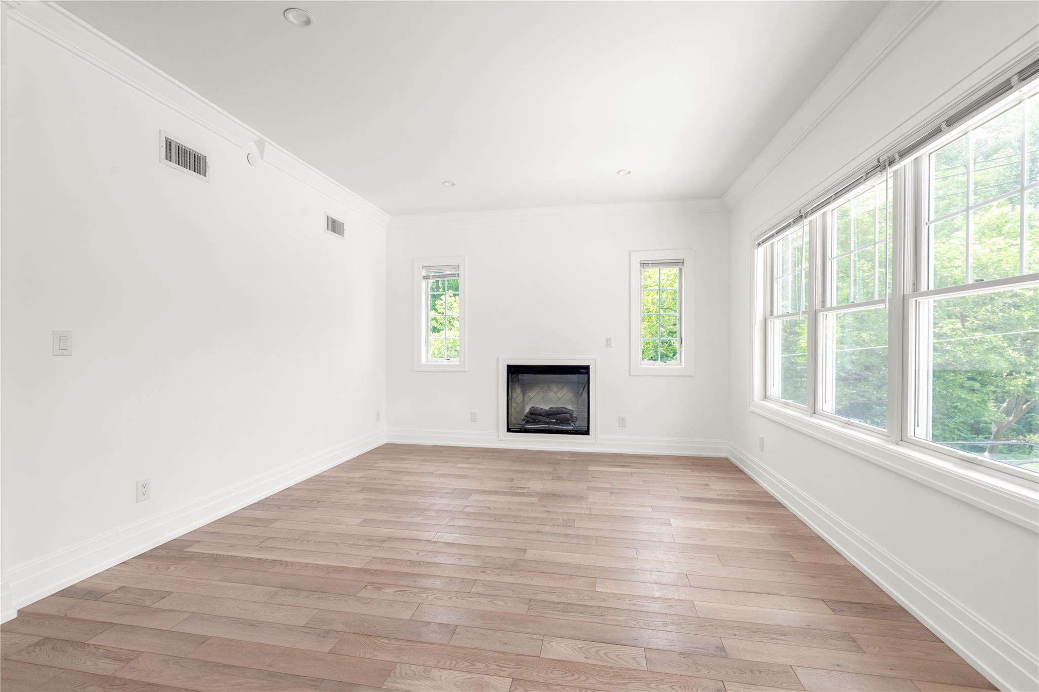 22 Sagamore Hill Drive 1b Property Photo 3