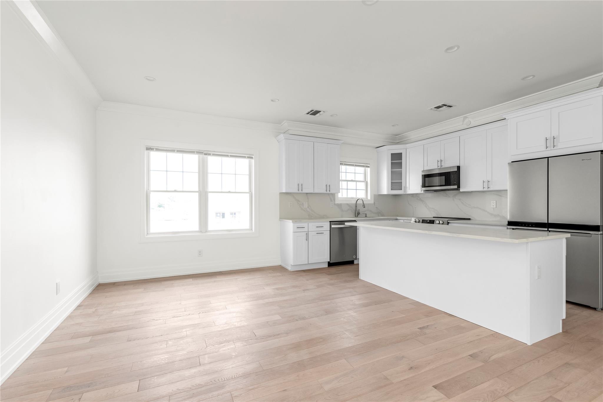 22 Sagamore Hill Drive 1b Property Photo 5