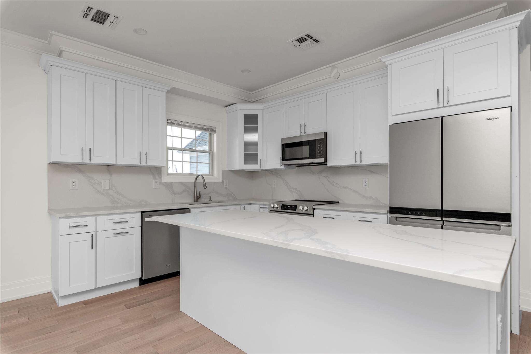 22 Sagamore Hill Drive 1b Property Photo 7