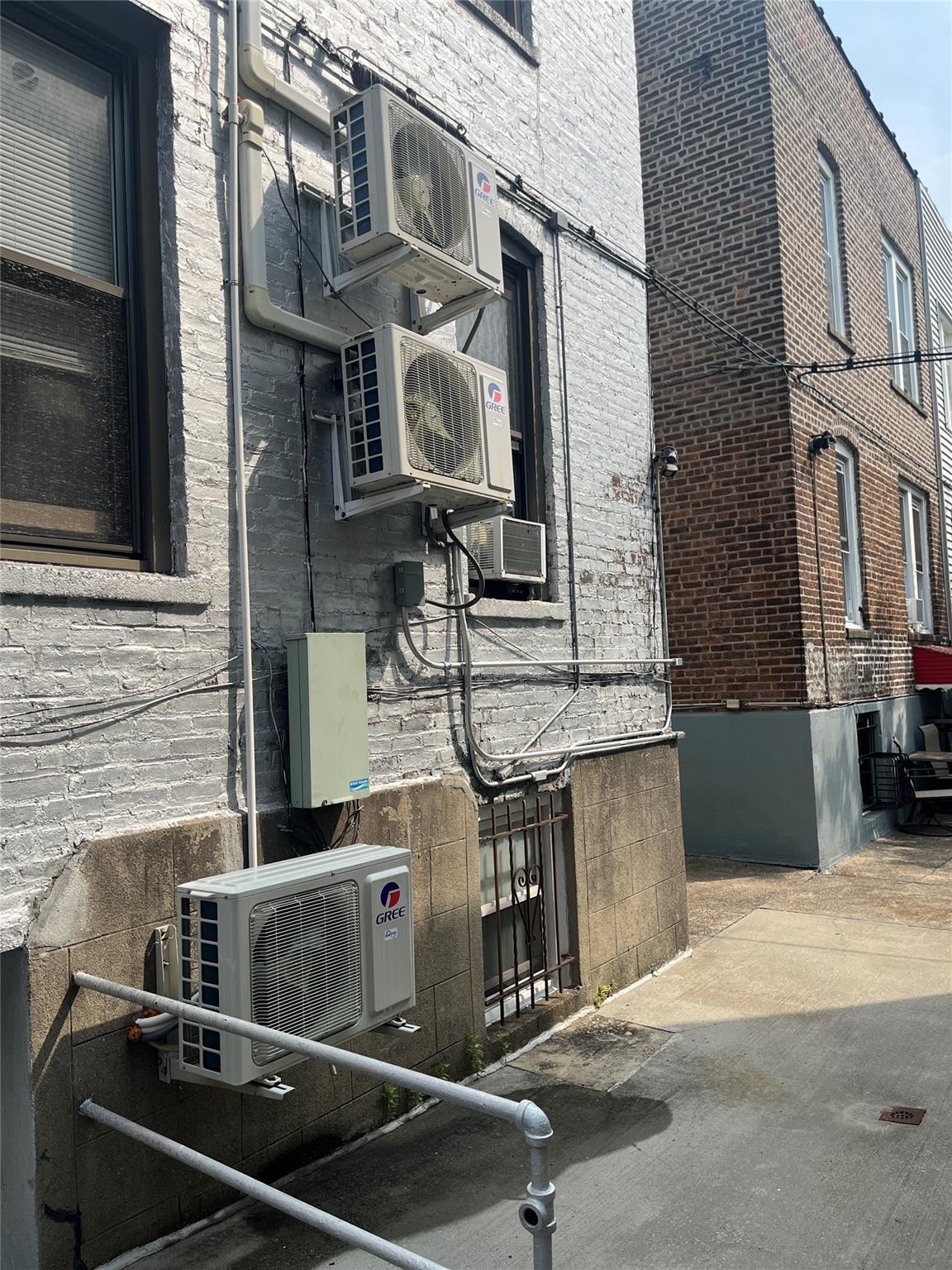 1004 Rhinelander Avenue Property Photo 10