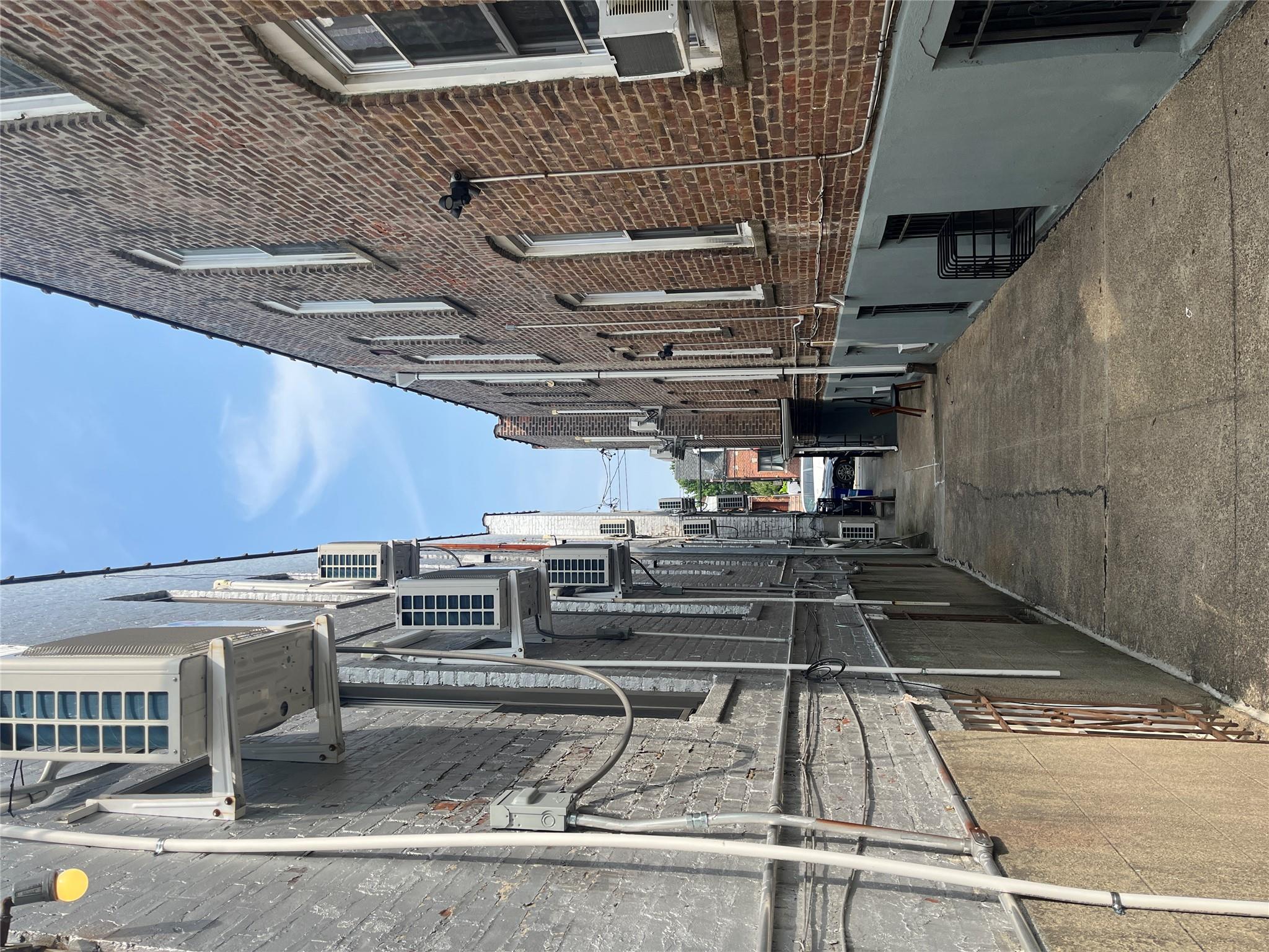 1004 Rhinelander Avenue Property Photo 11