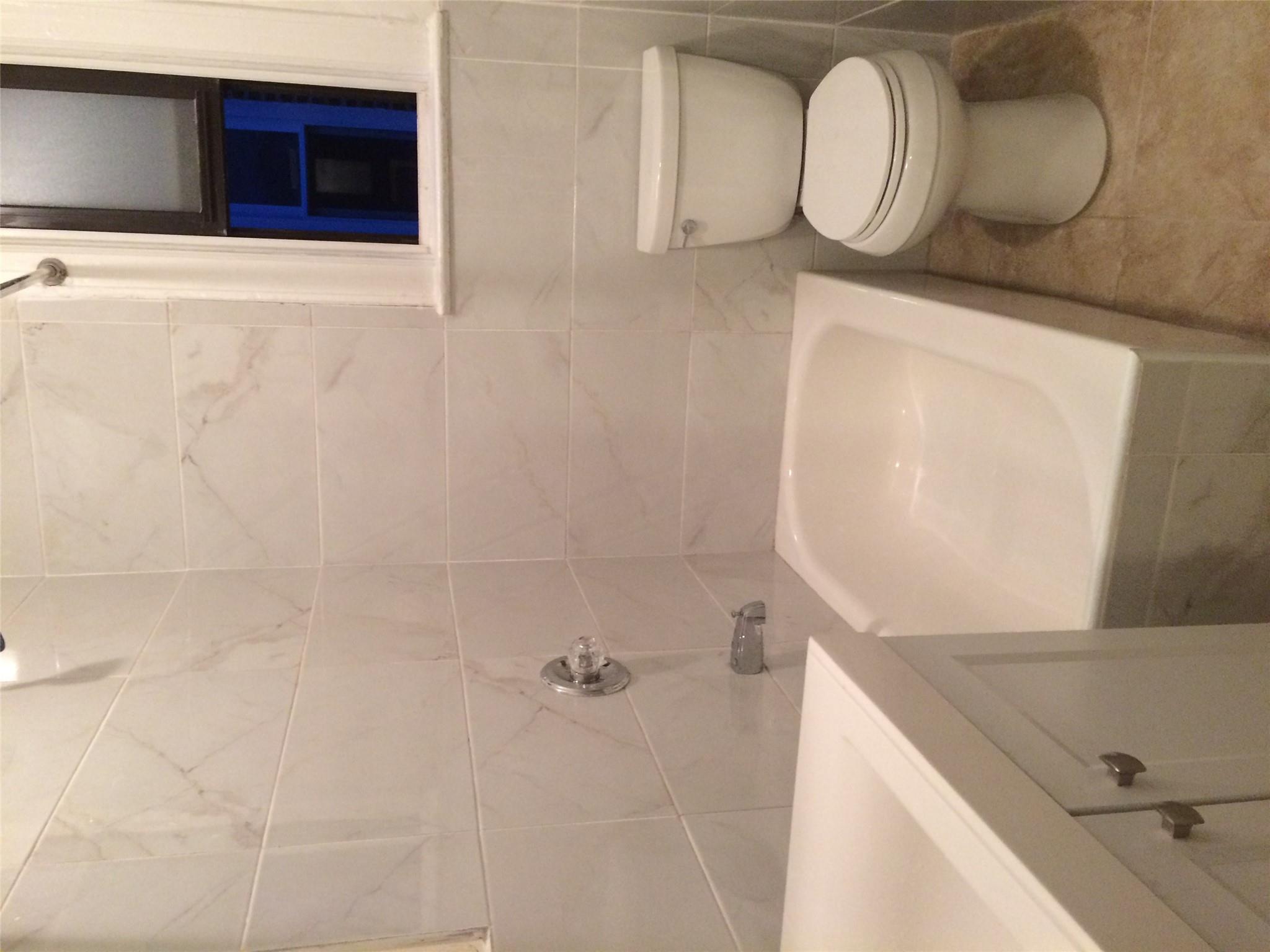 1004 Rhinelander Avenue Property Photo 17