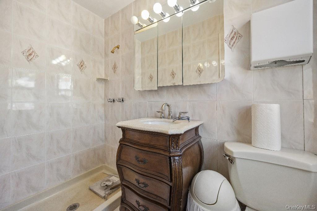 214-04 18th Avenue Property Photo 9