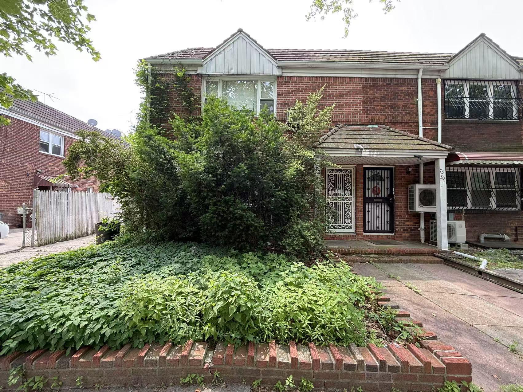 7334 199th Street Property Photo 2