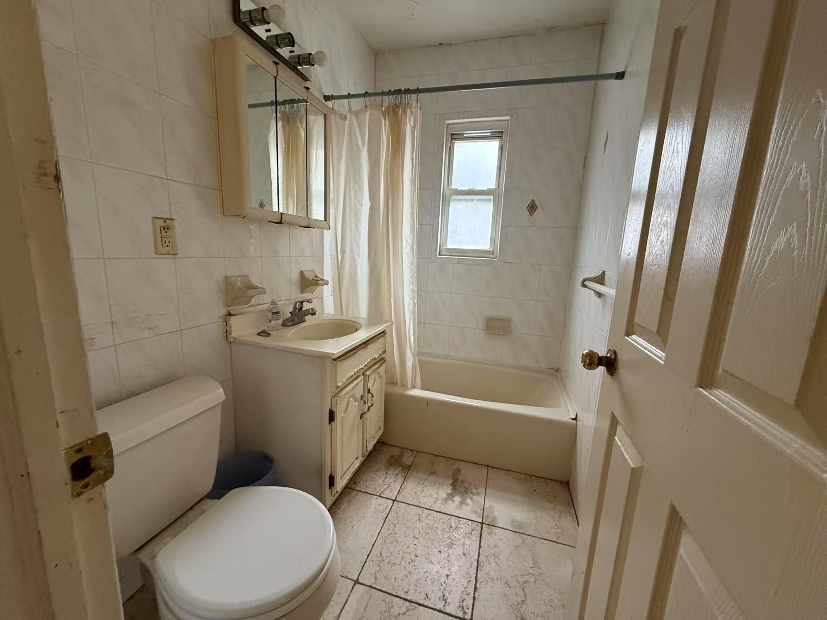 7334 199th Street Property Photo 7