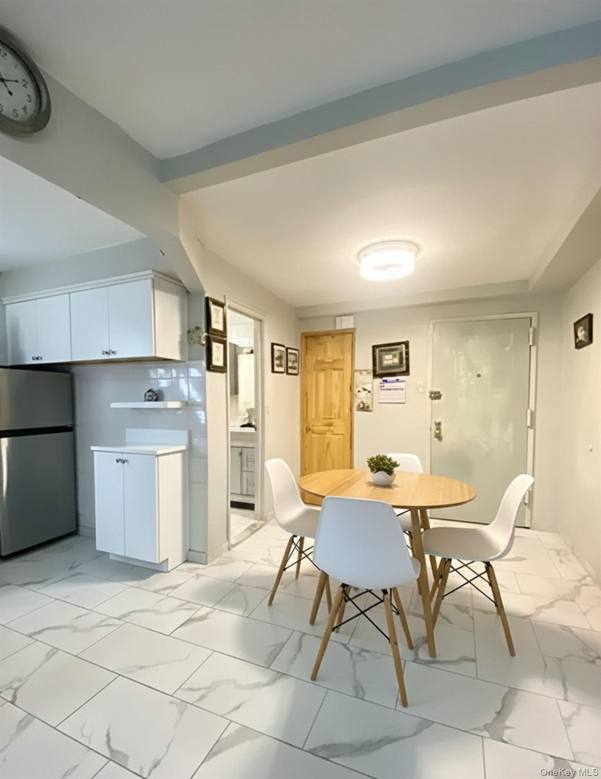 22-39 74 Street Property Photo 3