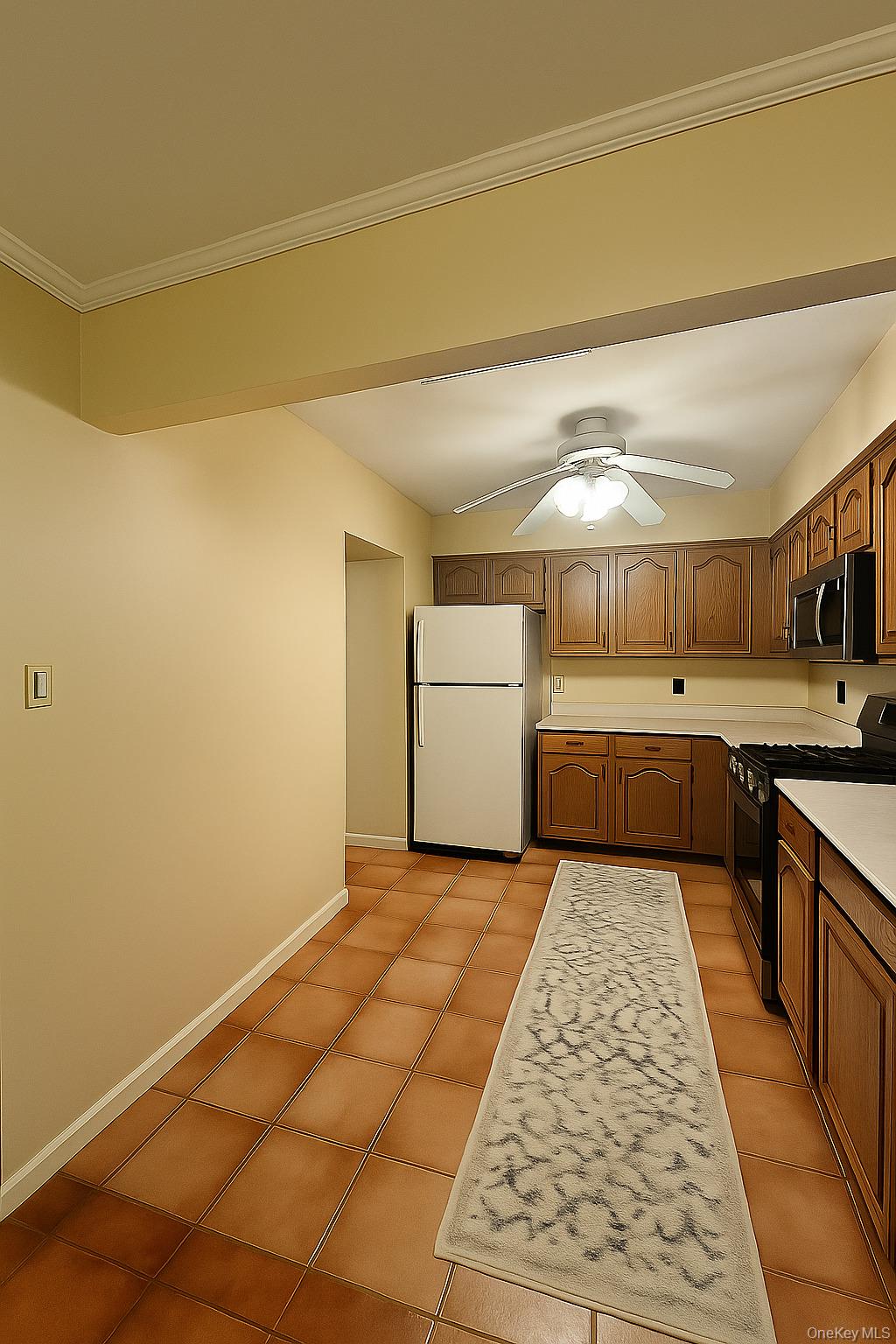 22-39 74 Street Property Photo 10