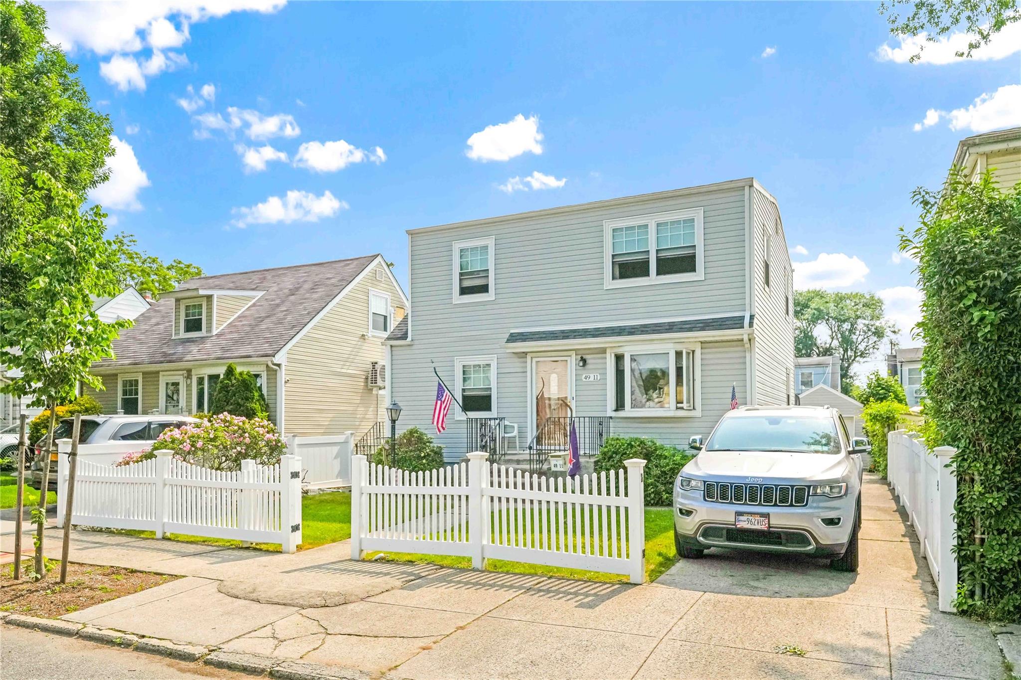 4911 168th Street Property Photo 1