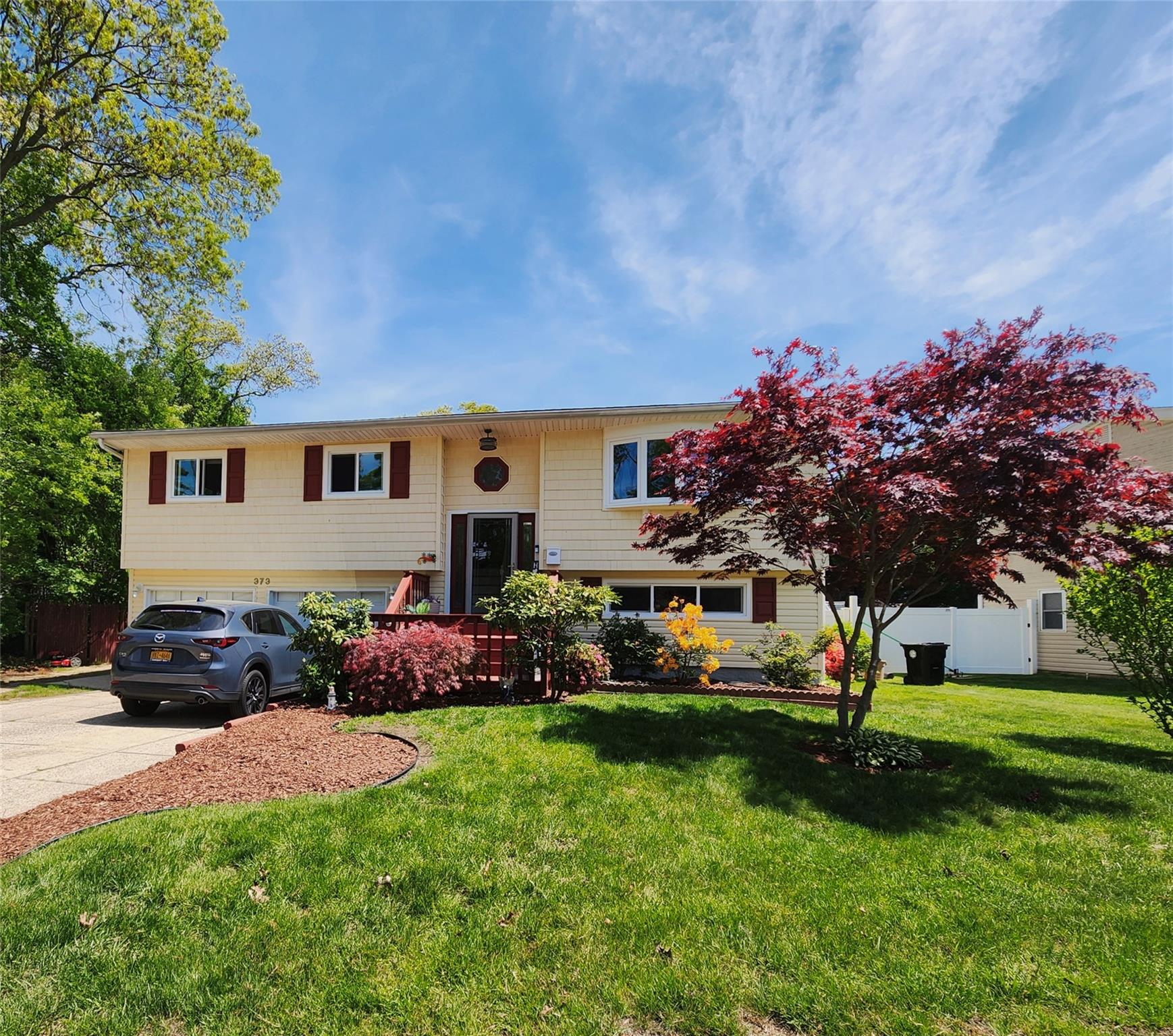 373 Commack Road Property Photo 1