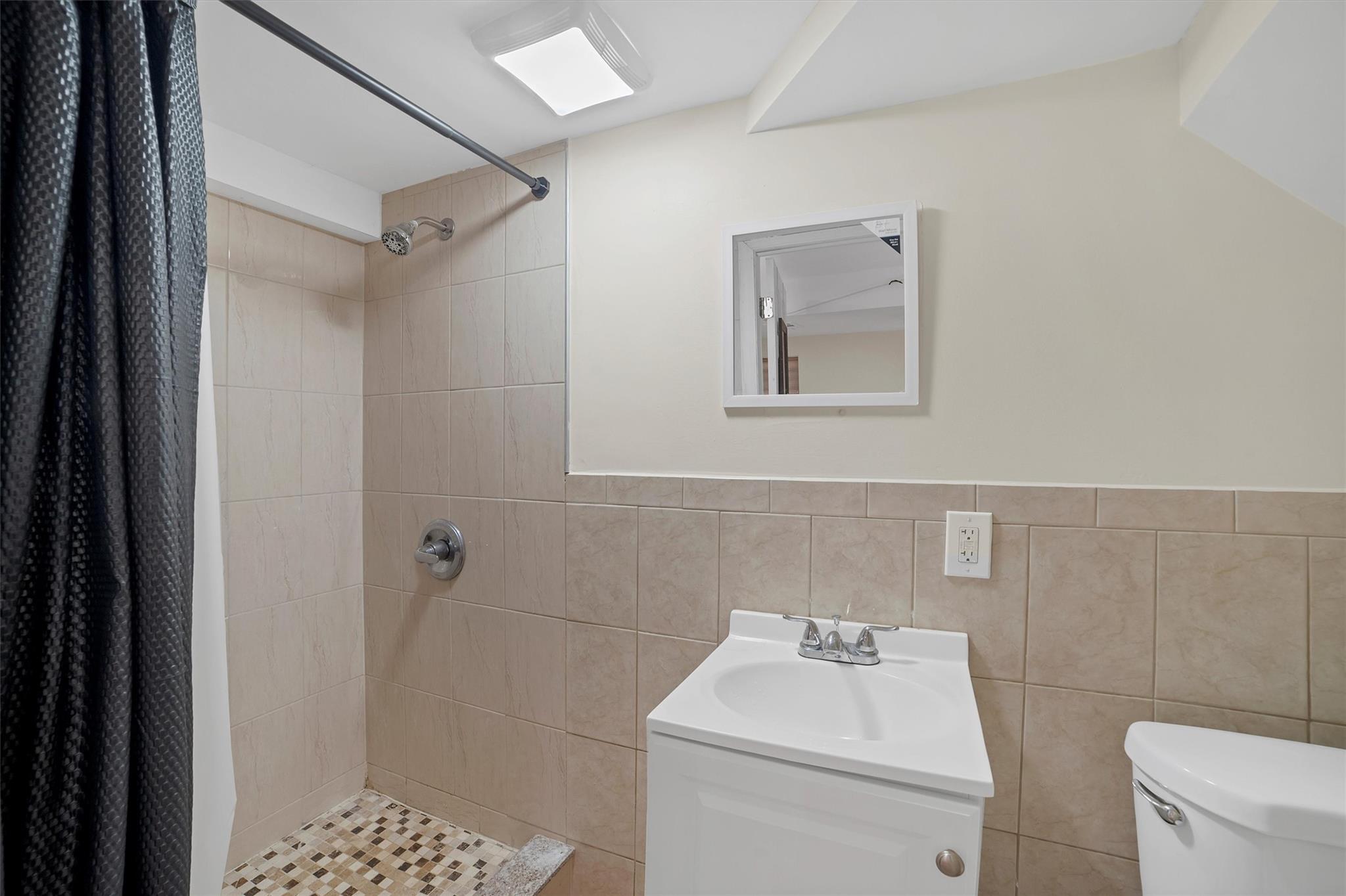 2328 Ellis Avenue Property Photo 8