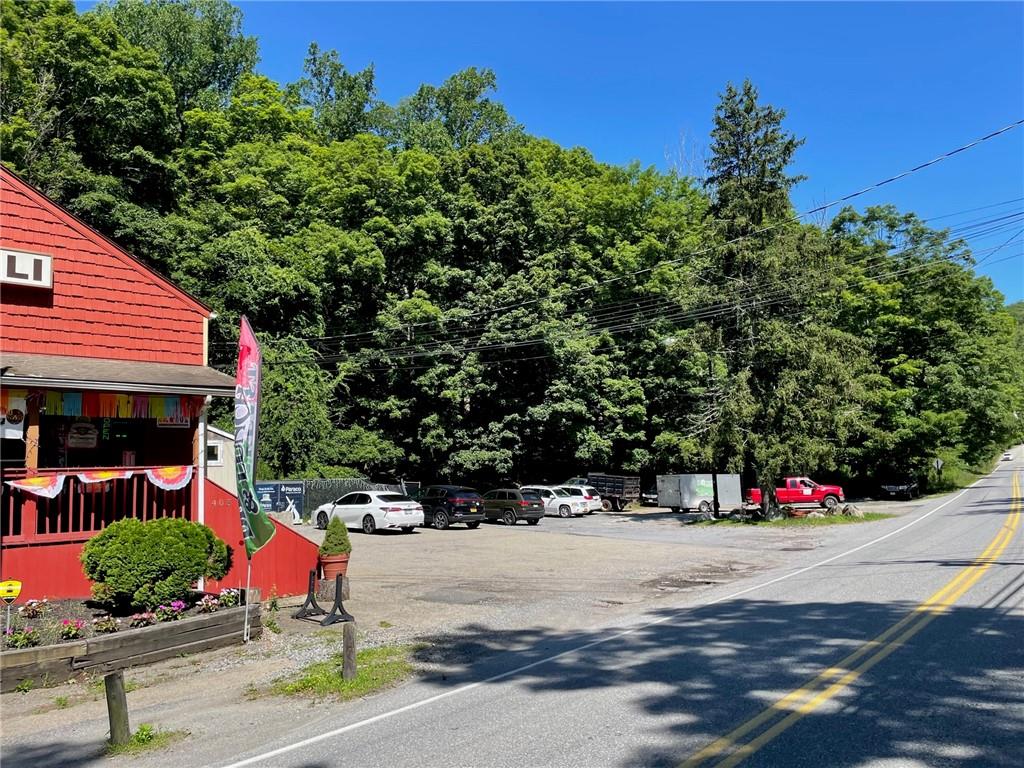 405 Sprout Brook Road Property Photo 4