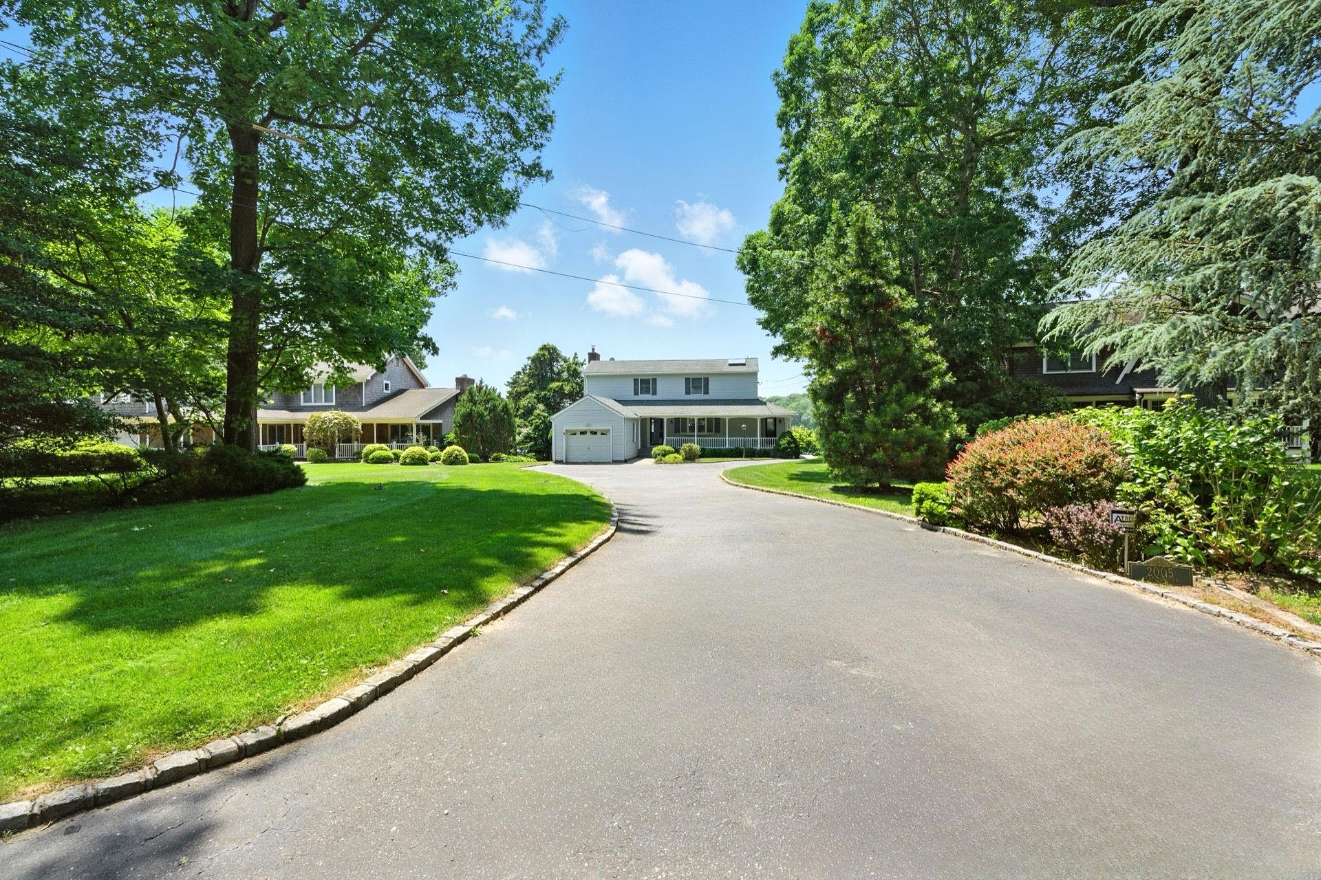 2005 Westview Drive Property Photo 3