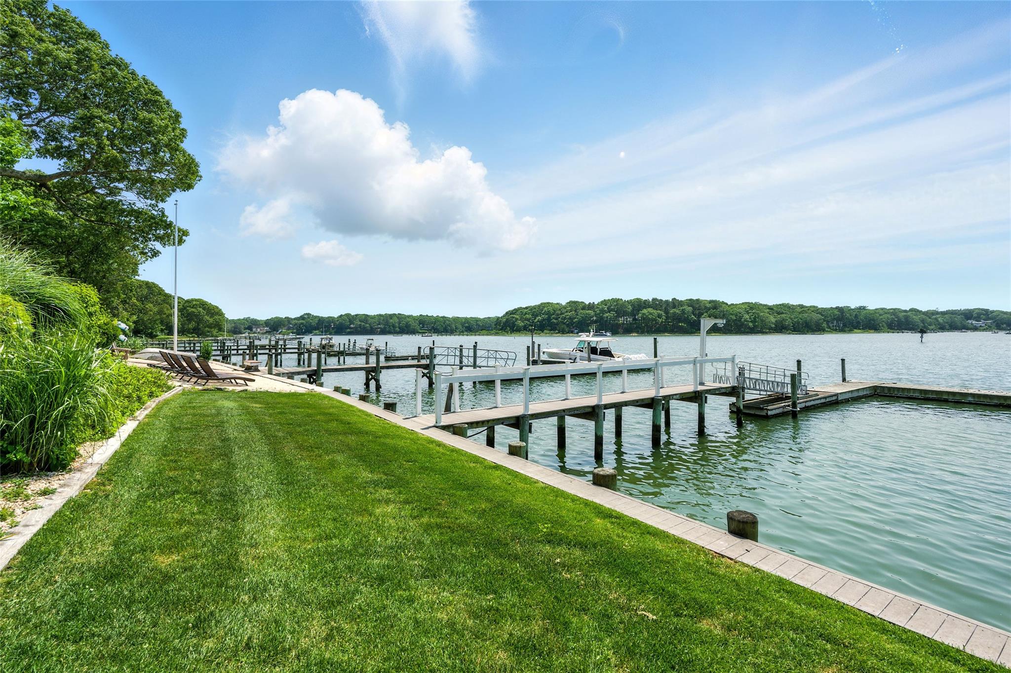 2005 Westview Drive Property Photo 9