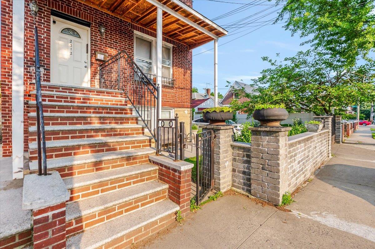 2312 Morgan Avenue Property Photo 2