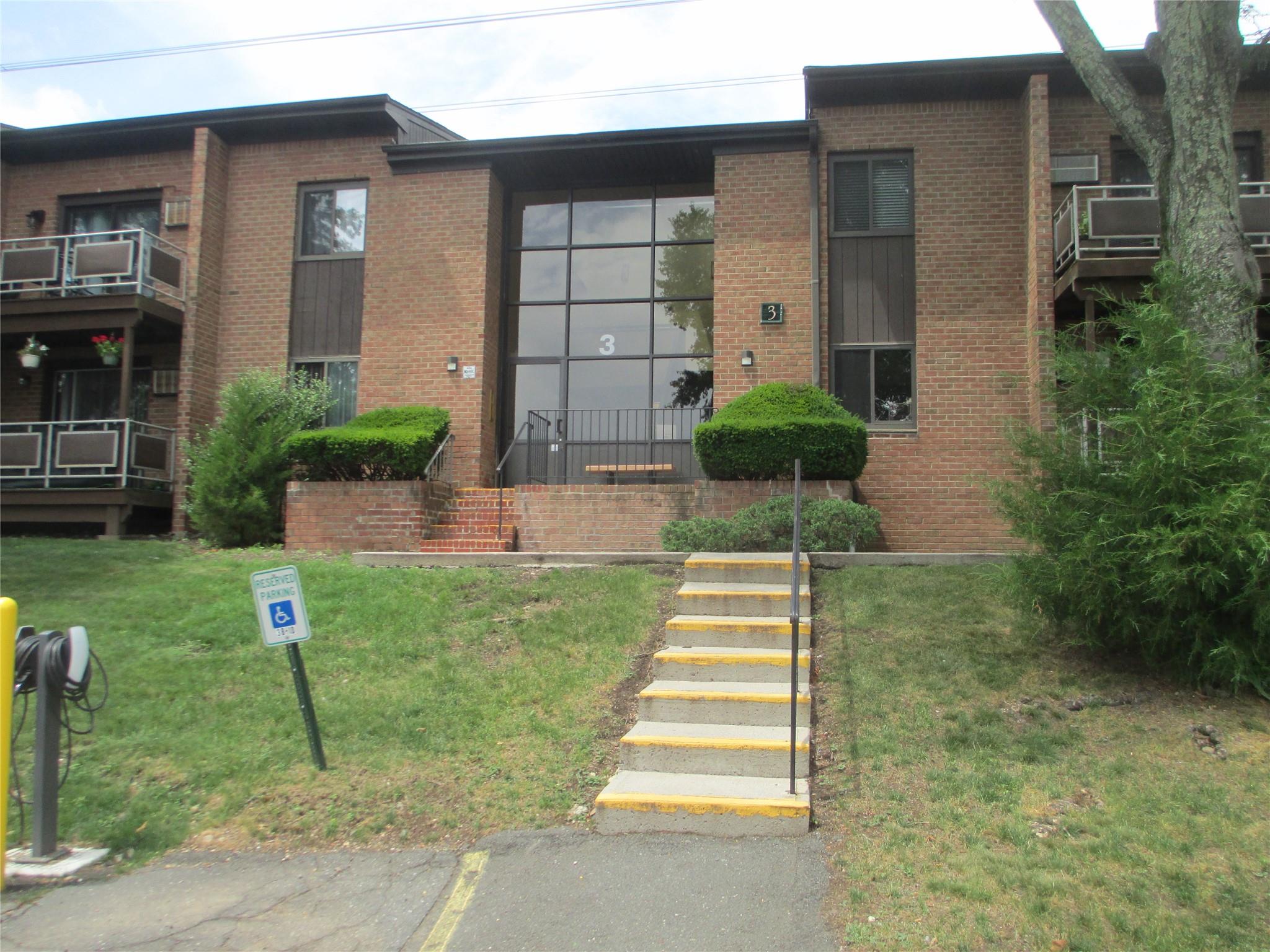 3 Brevoort Drive 2b Property Photo 1
