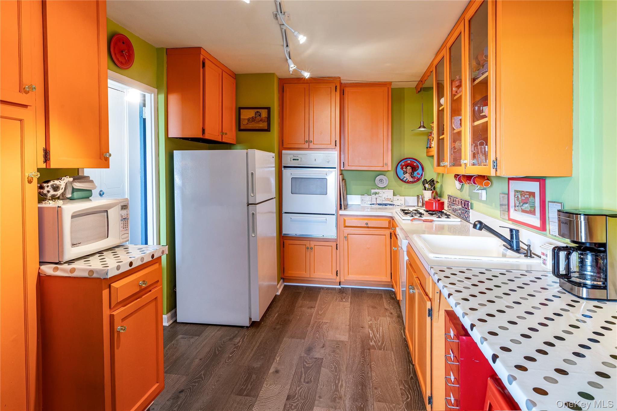 2500 Johnson Avenue 7s Property Photo 8
