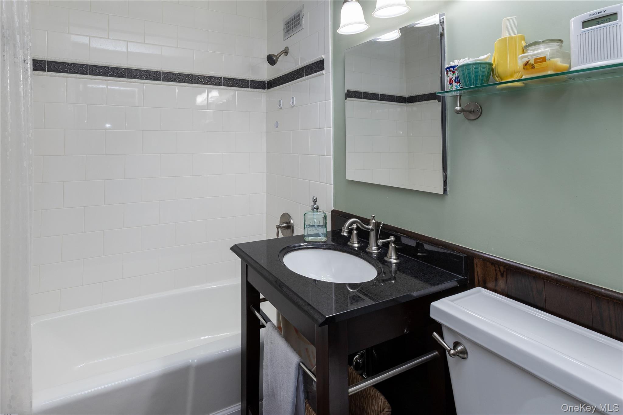 2500 Johnson Avenue 7s Property Photo 11