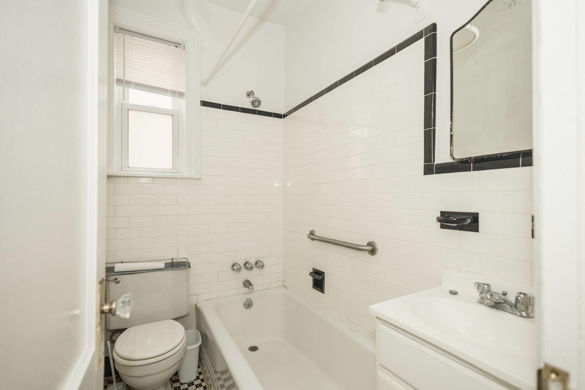 40-29 201 Street A, B, C Property Photo 14