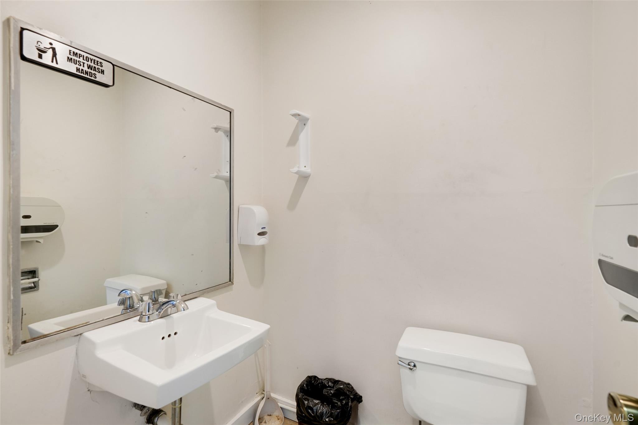 300 Adams Street Property Photo 20