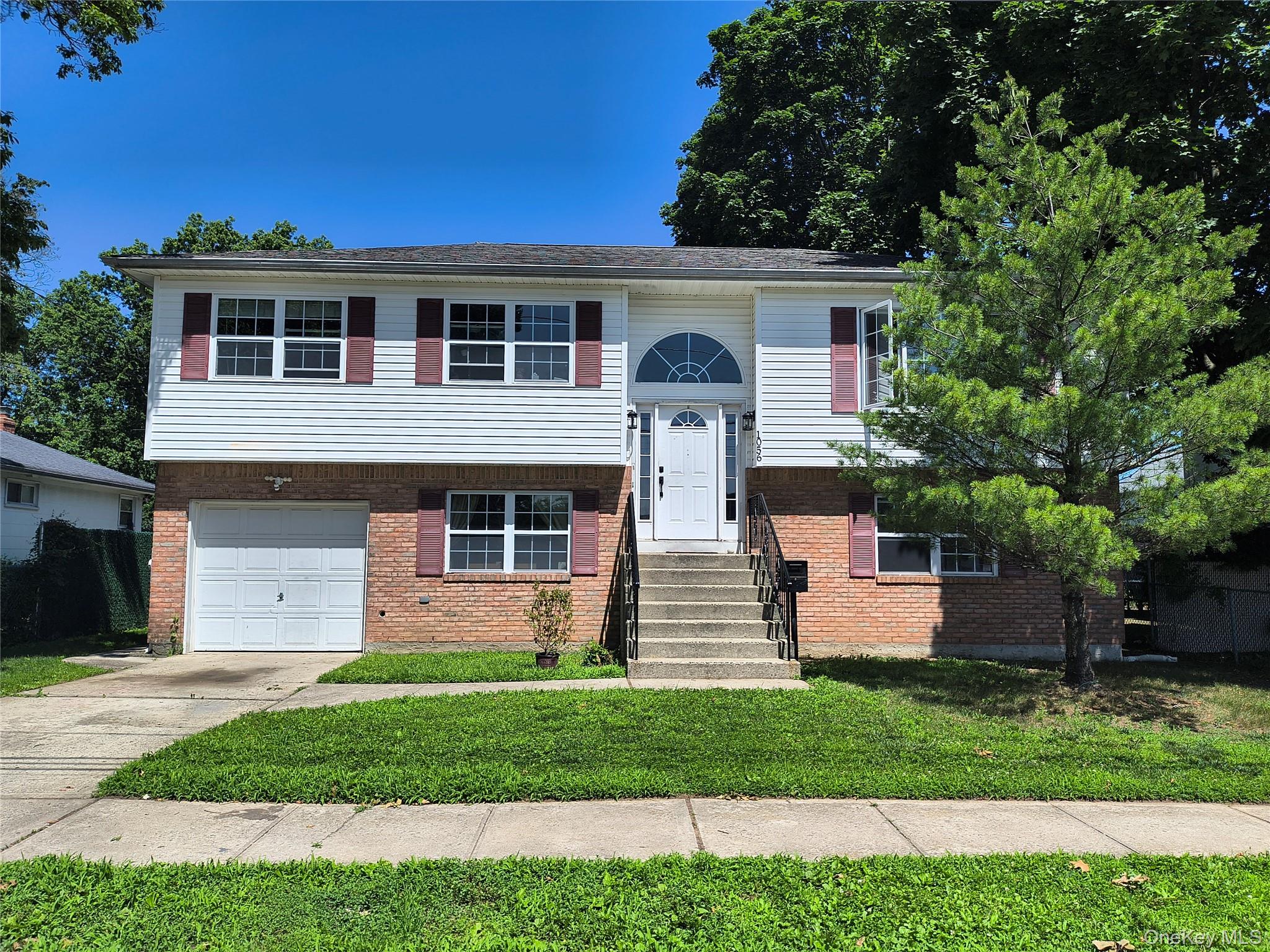 1056 E Arthur Street Property Photo 1