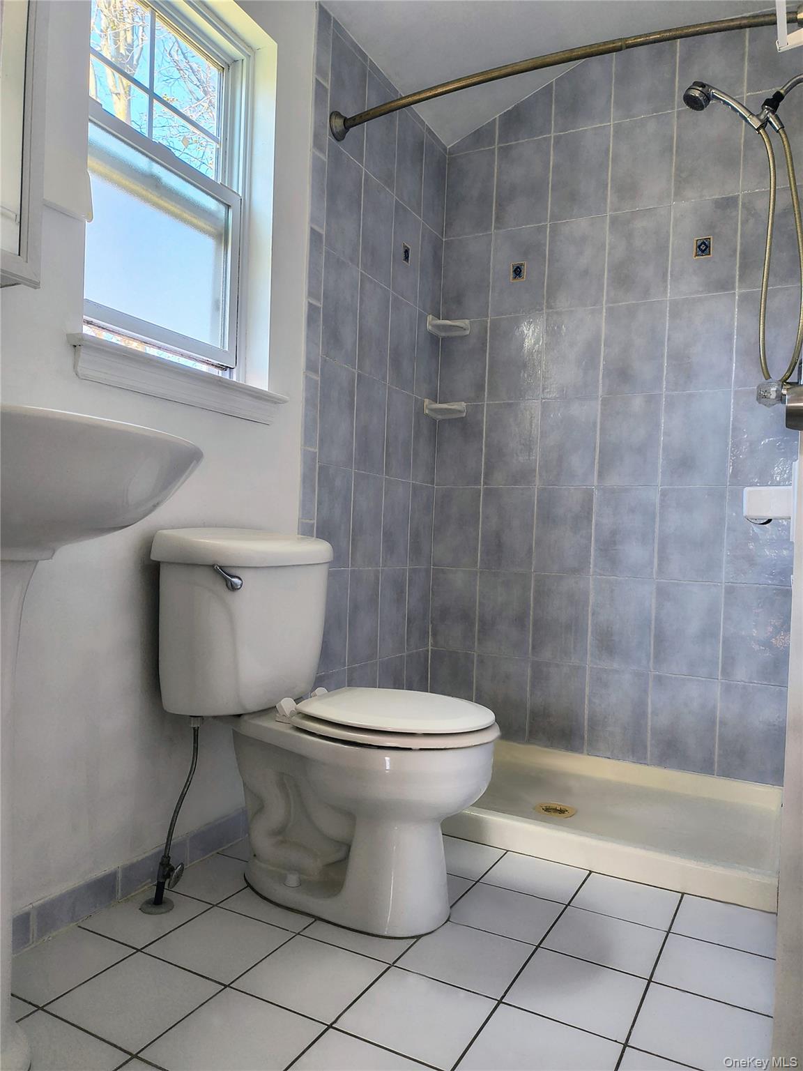 1056 E Arthur Street Property Photo 15