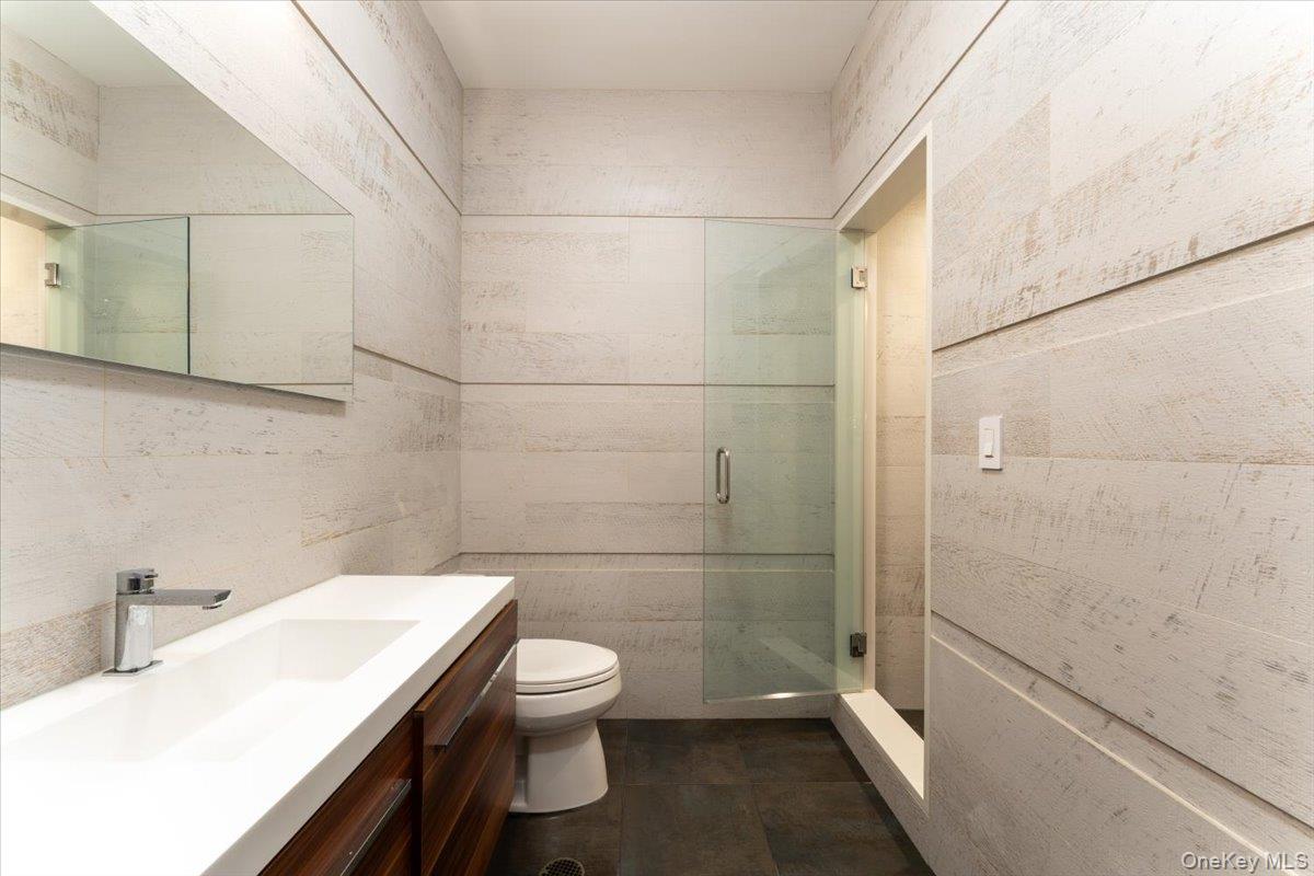 85 Pine Hollow Road Property Photo 8