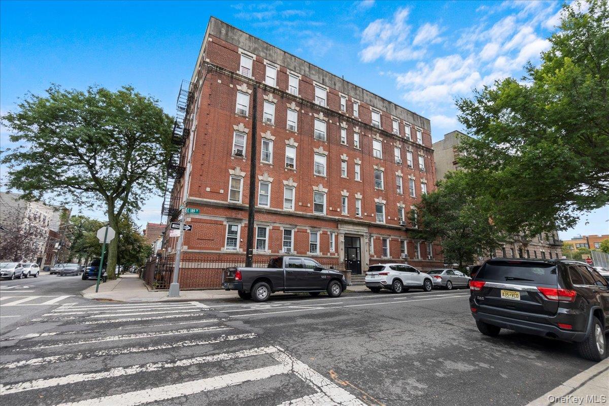 560 E 189th Street