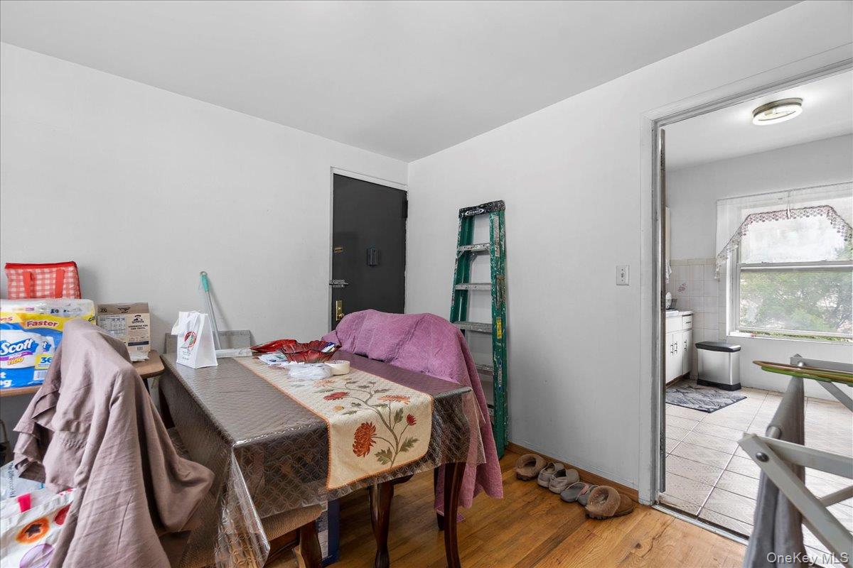 560 E 189th Street Property Photo 12