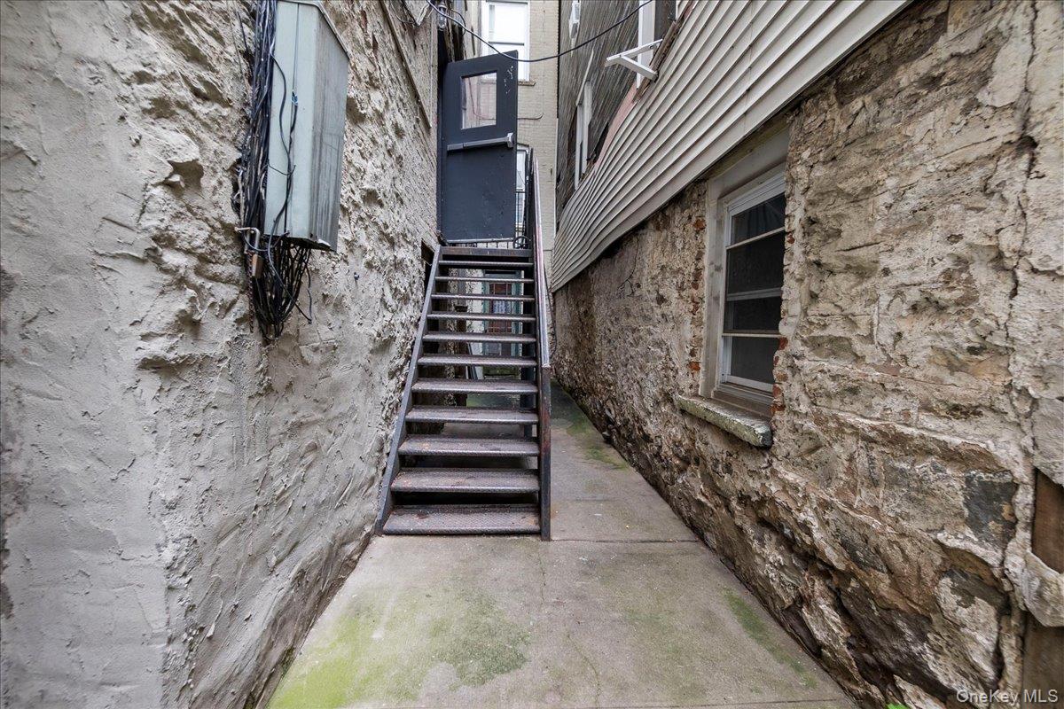 560 E 189th Street Property Photo 15