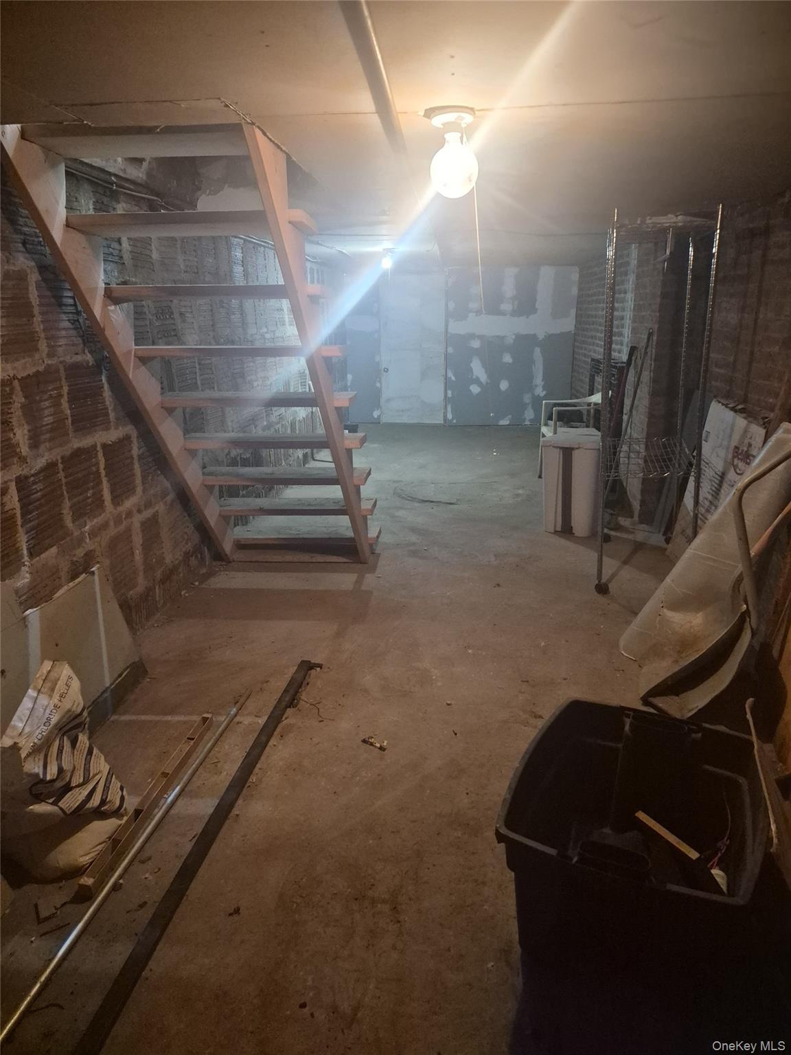 71 South 3rd Avenue Property Photo 6