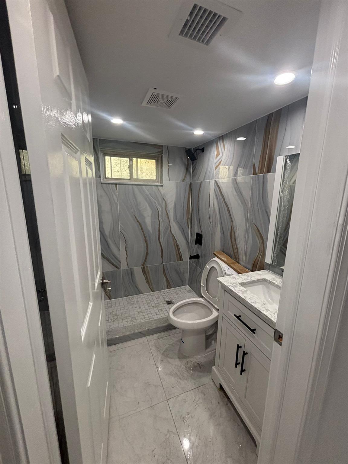 167-12 110 Avenue Property Photo 3