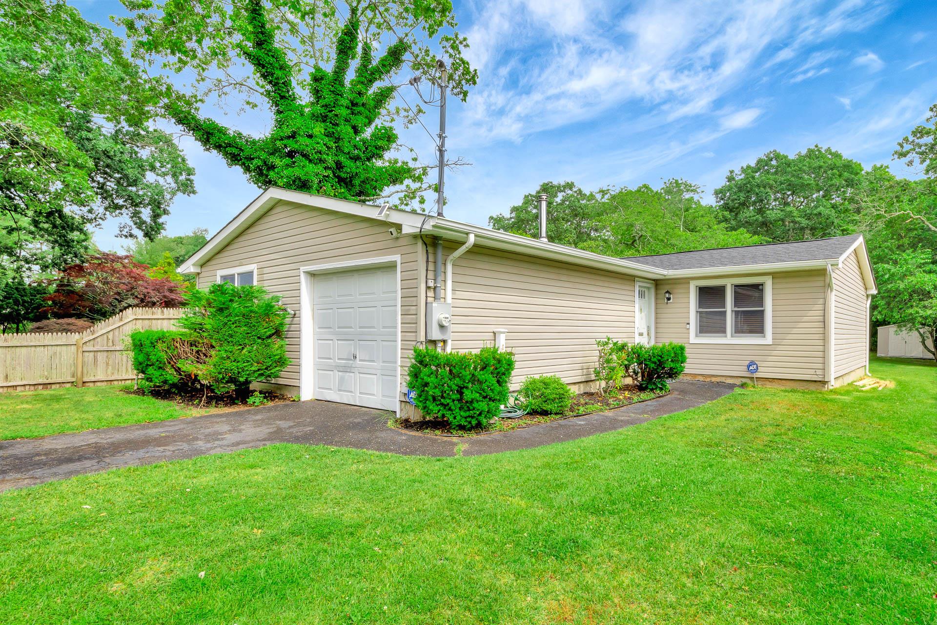 137 Riverside Avenue Property Photo 1