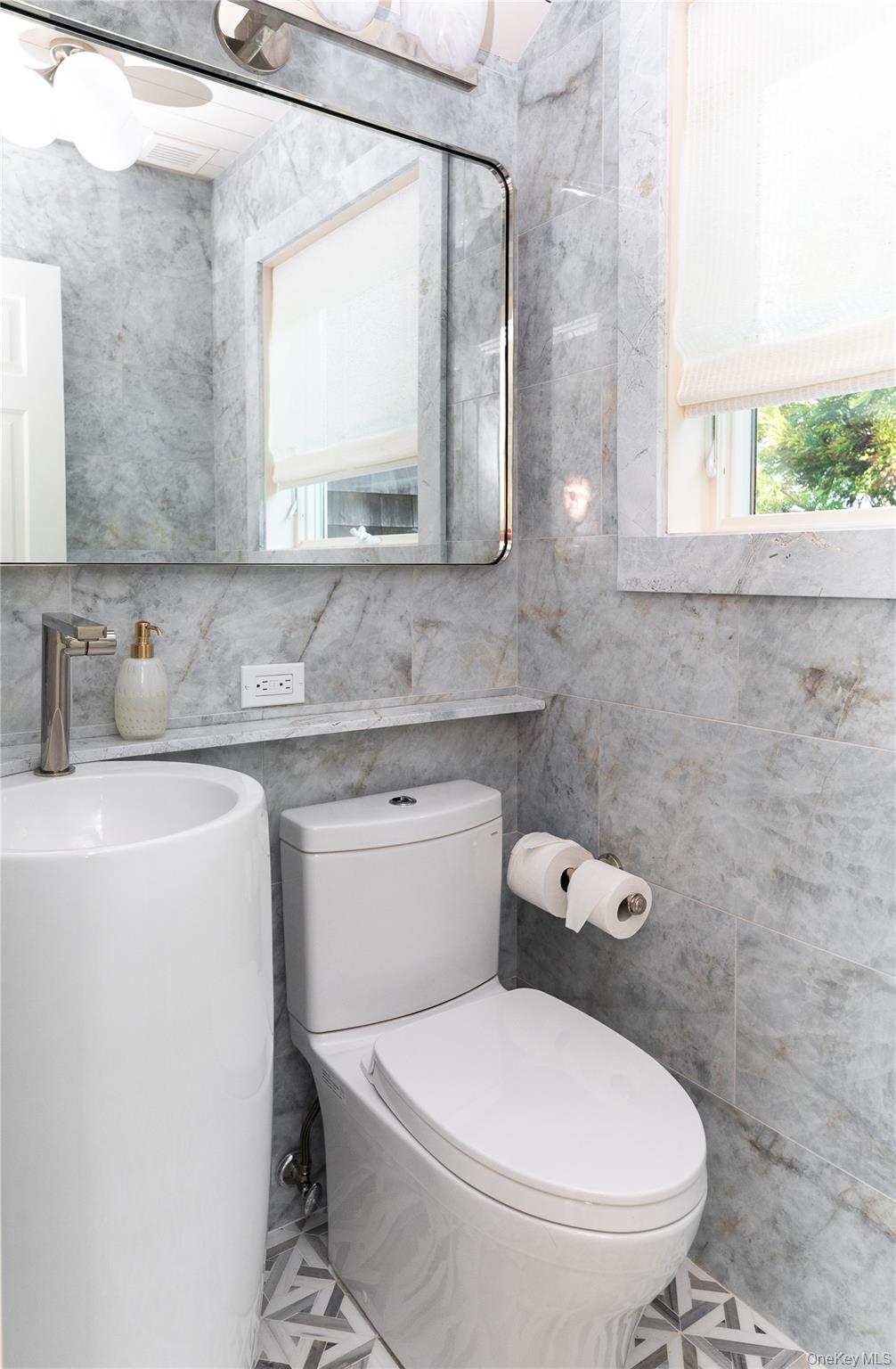 1005 Surf View Property Photo 29