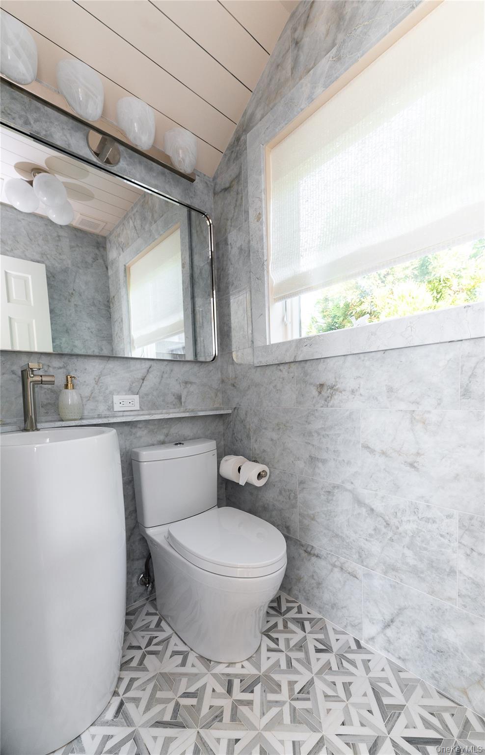 1005 Surf View Property Photo 30