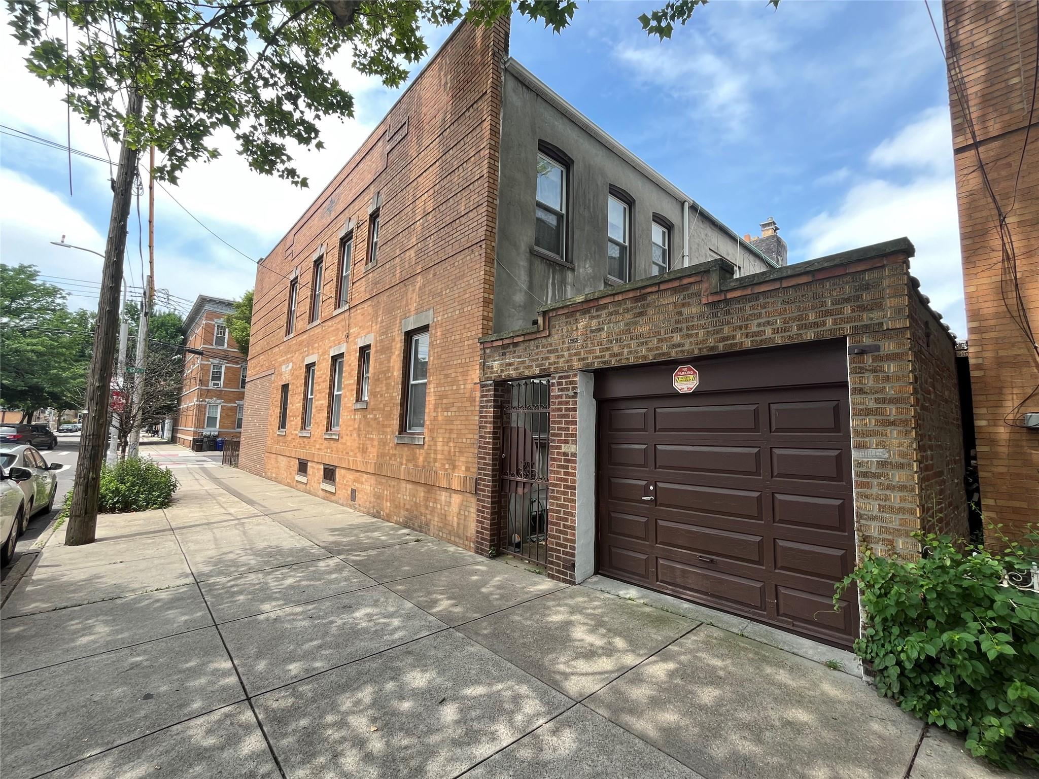 7447 62nd Street Property Photo 4