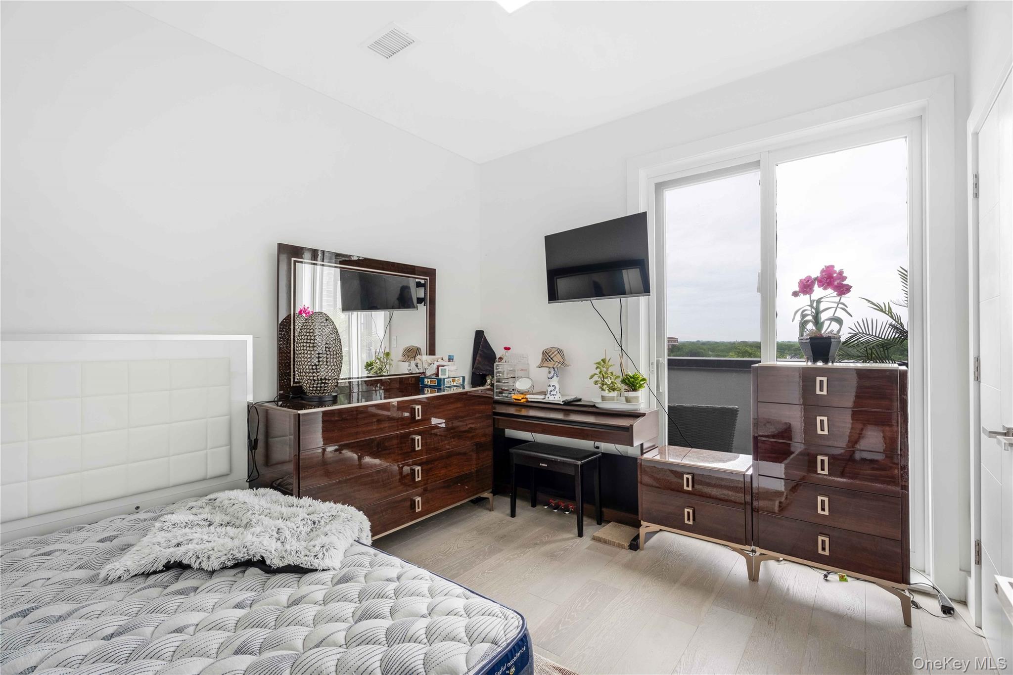 2222 Ocean Avenue Ph-b Property Photo 10