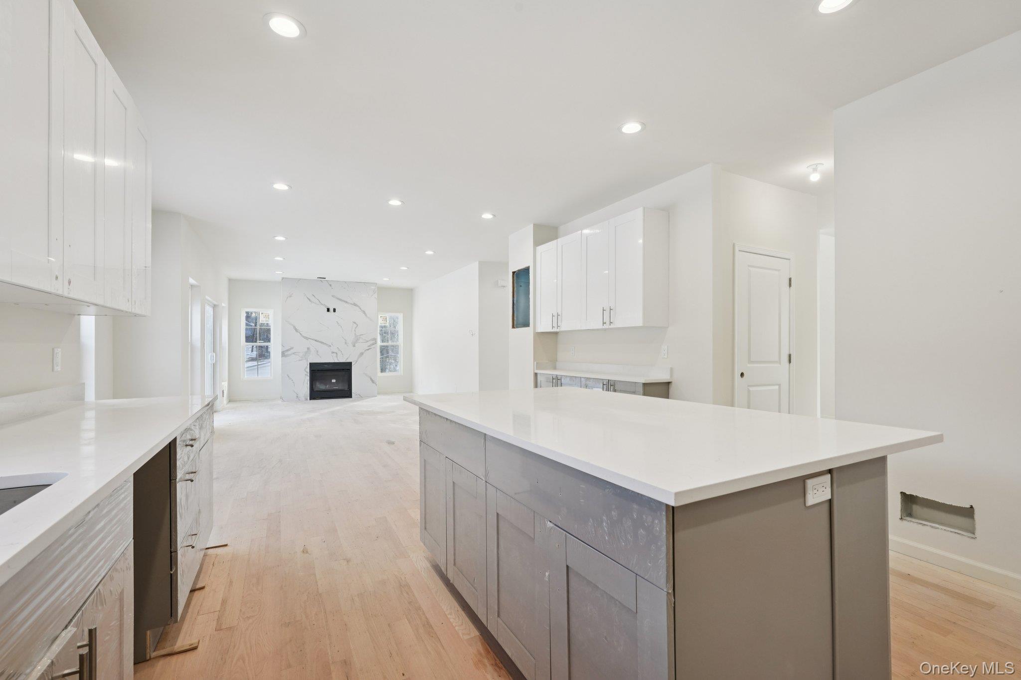 14 Vargas (aka 70 Jessup Ln) Circle Property Photo 11
