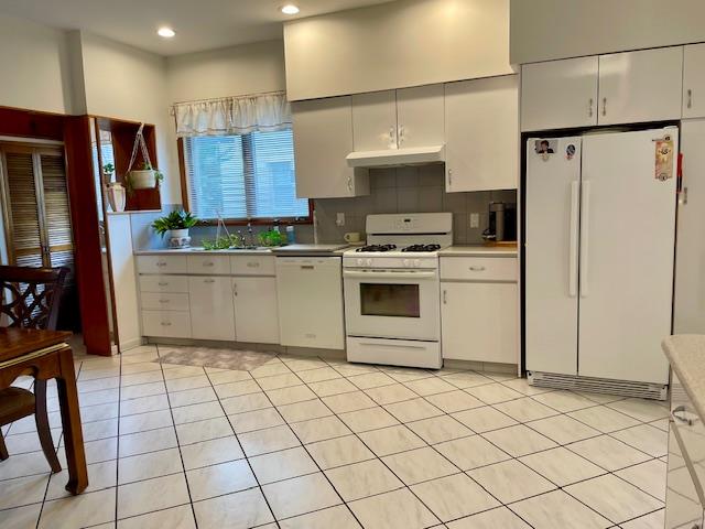 53-80 72nd Place Property Photo 4