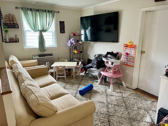 53-80 72nd Place Property Photo 9