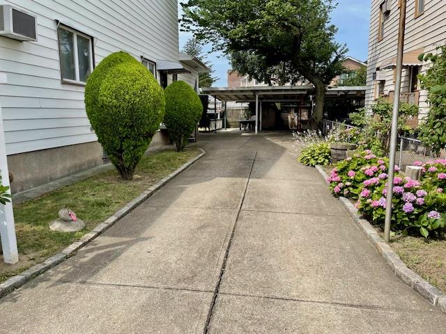 53-80 72nd Place Property Photo 16