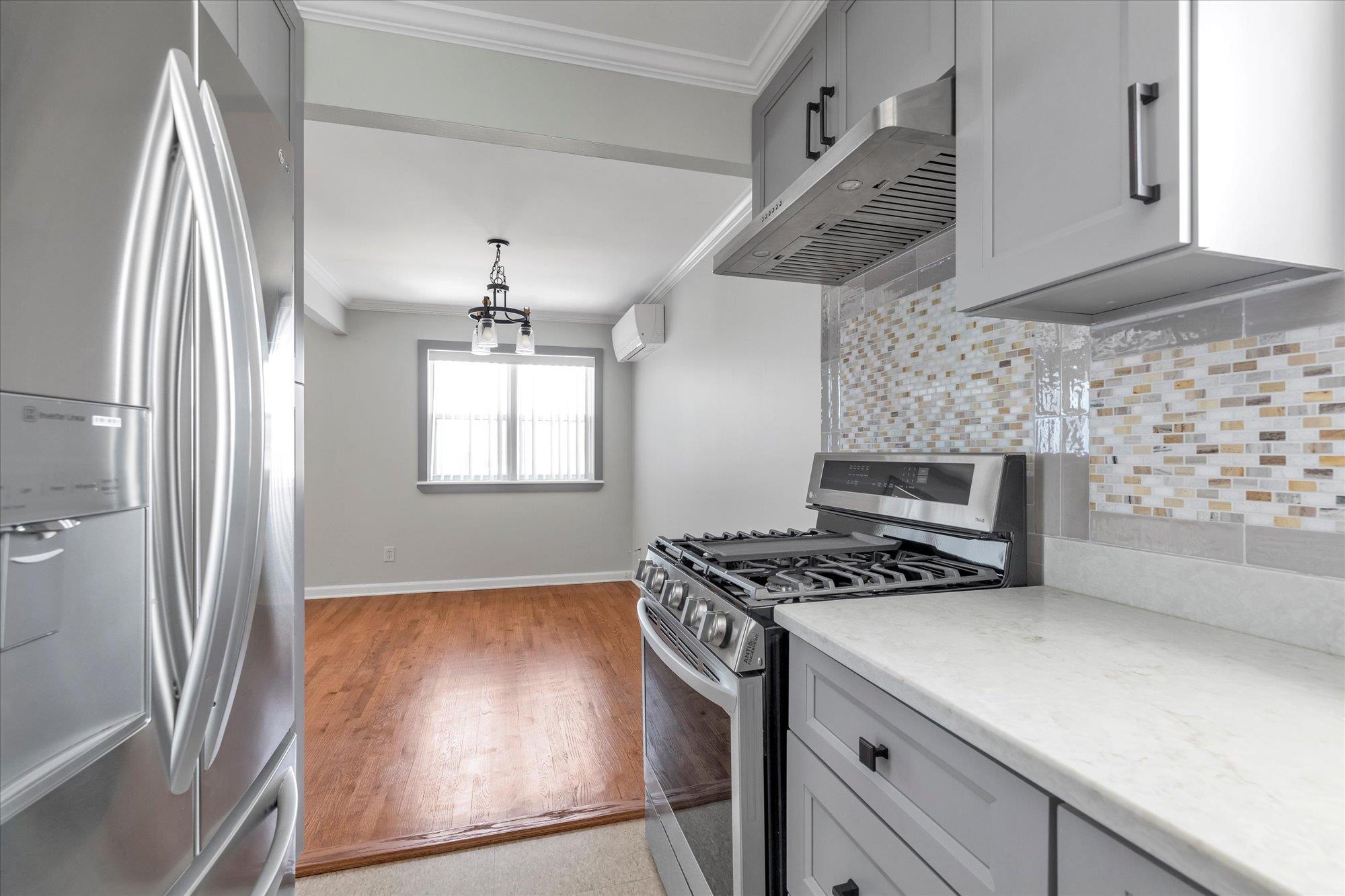 69-28 43rd Avenue Property Photo 20